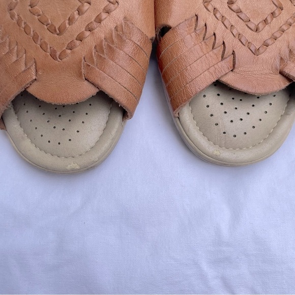 SOFTSPOTS TELA WOVEN HUARACHE LEATHER DARK BEIGE/NATURAL SANDALS SIZE 6W - Picture 6 of 11